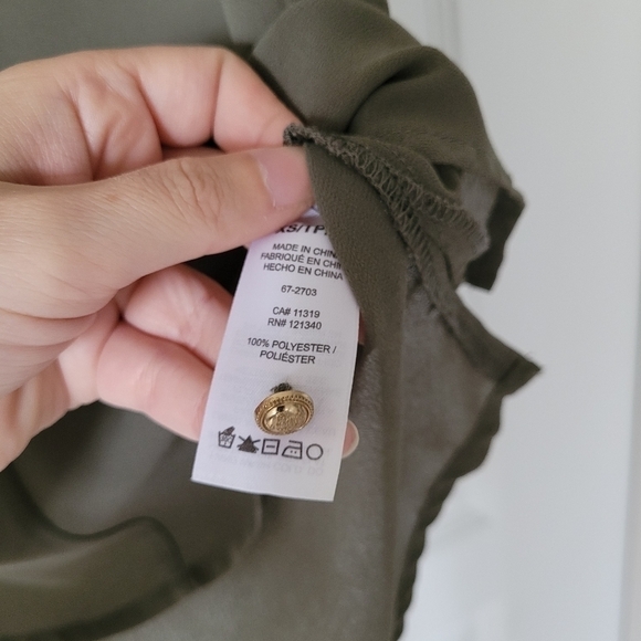 Dynamite xs army green sleeveless vneck top - Picture 12 of 12